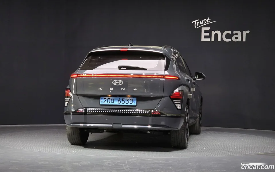 Hyundai Kona Electric 2023 — миниатюра 4