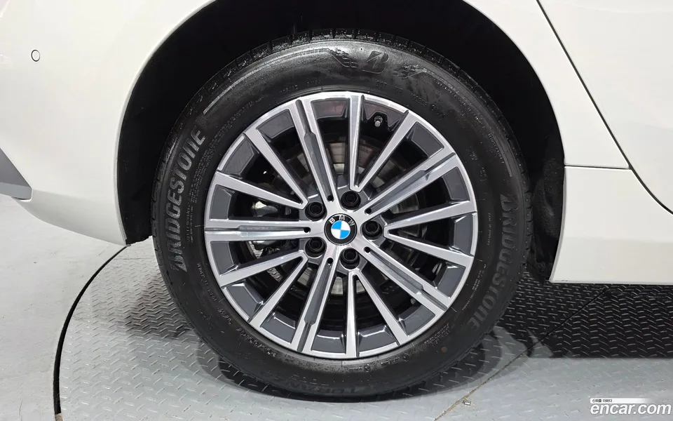 BMW 2 Series Active Tourer 220i 2024 — миниатюра 2