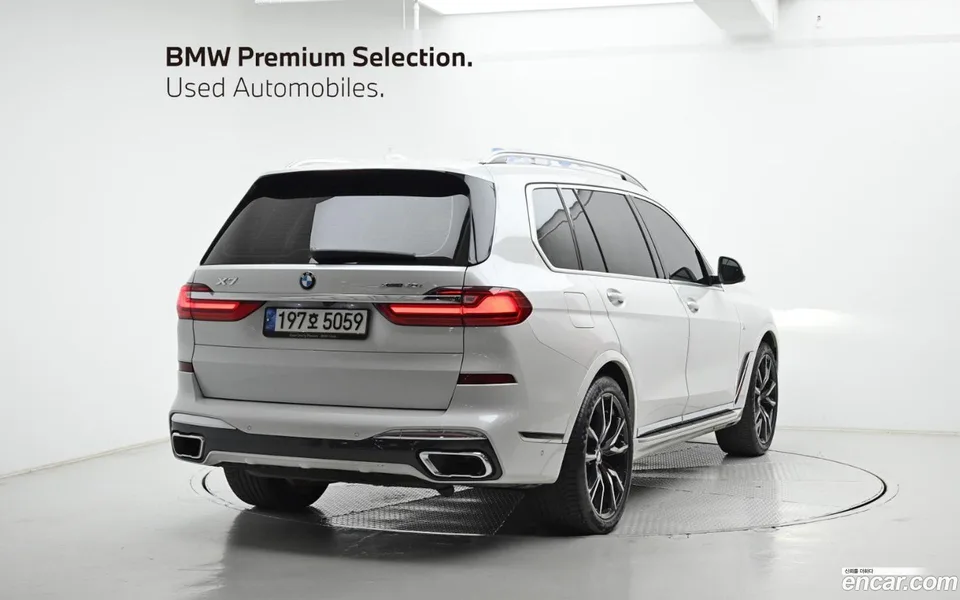 BMW X7 xDrive 40i M 6 2022 — миниатюра 2