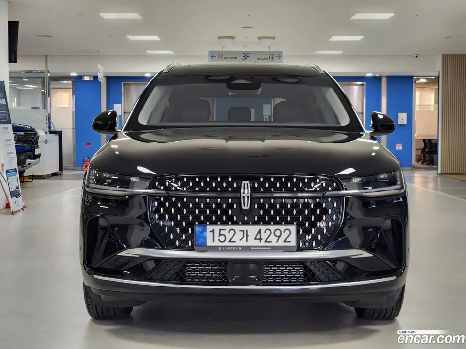 Lincoln Nautilus 2.0 AWD 2023 — миниатюра 3