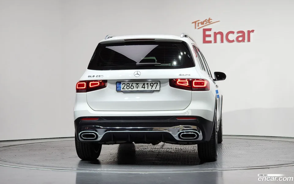 Mercedes-Benz GLB-Class GLB250 4MATIC 2022 — миниатюра 4