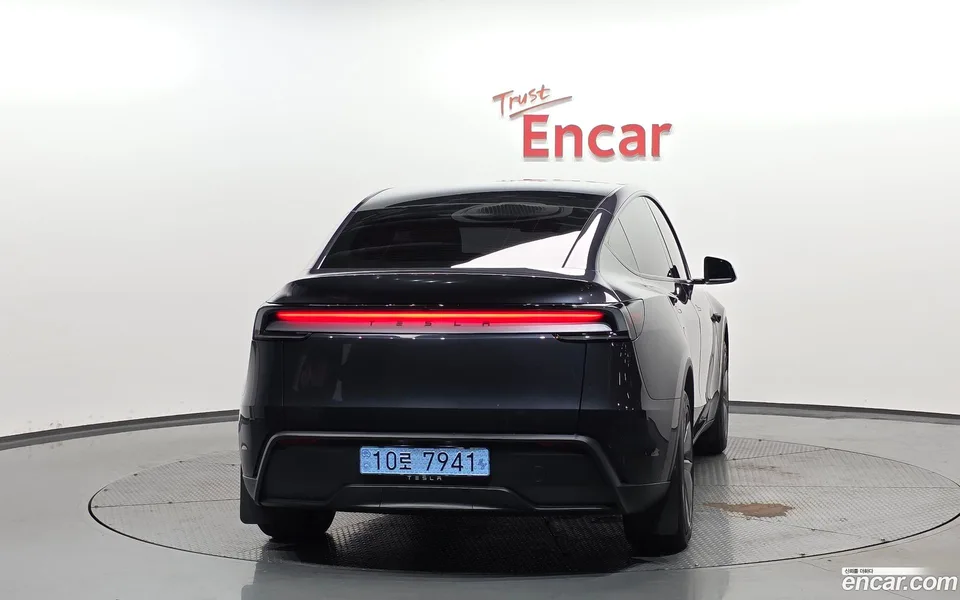 Tesla Model Y RWD 2025 — миниатюра 4
