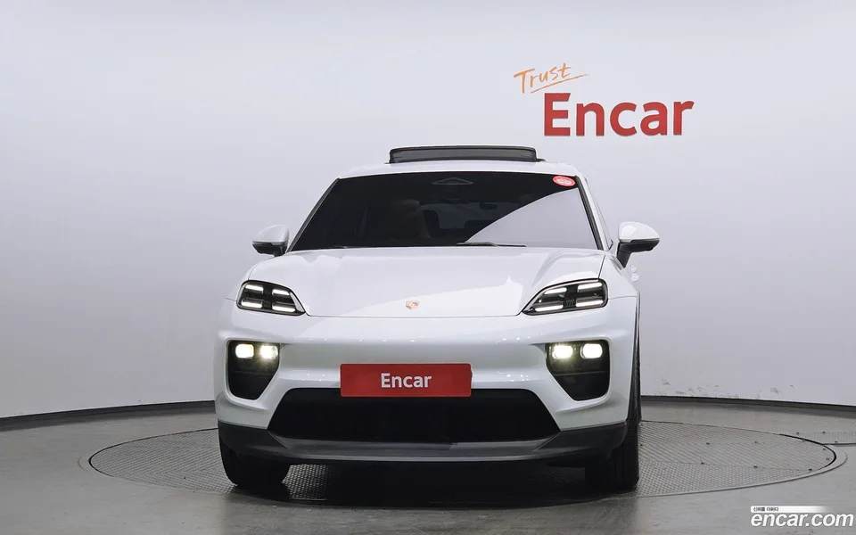 Porsche Macan Electric 2025 — миниатюра 3