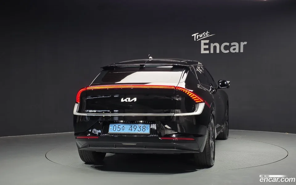 Kia EV6 2023 — миниатюра 4