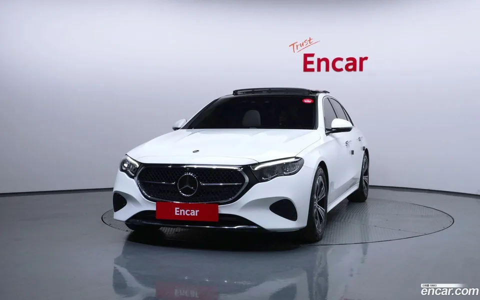 Mercedes-Benz E-Class E200 2024 — миниатюра 3