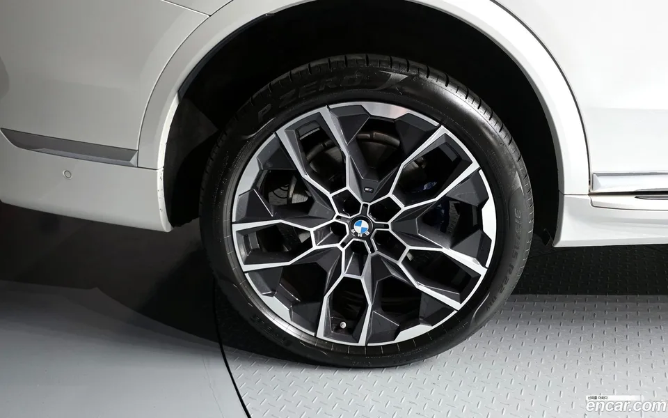 BMW X7 xDrive 40d M 6 2024 — миниатюра 5
