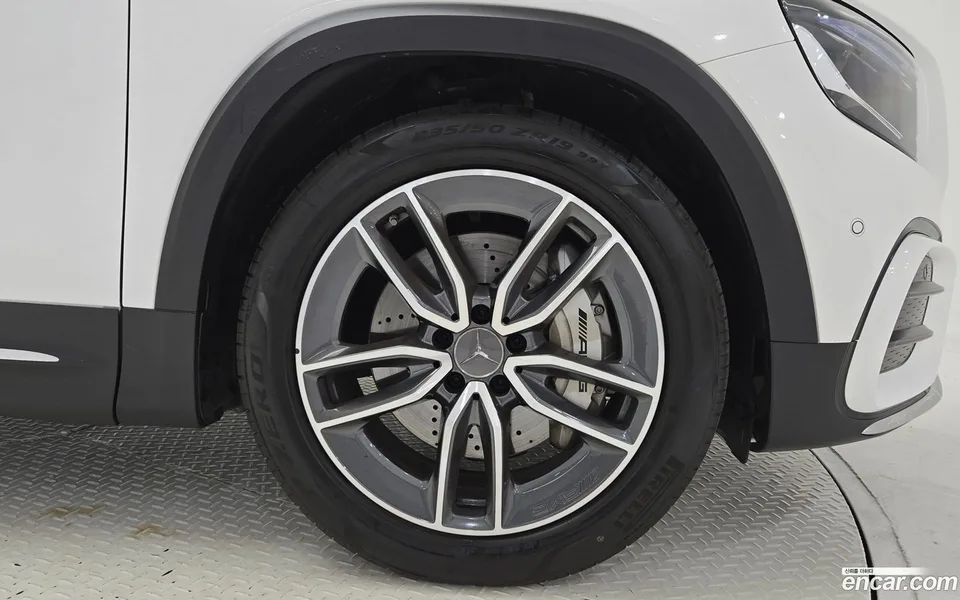 Mercedes-Benz GLB-Class AMG GLB35 4MATIC 2025 — миниатюра 2