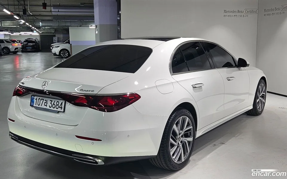 Mercedes-Benz E-Class E220d 4MATIC 2025 — миниатюра 4