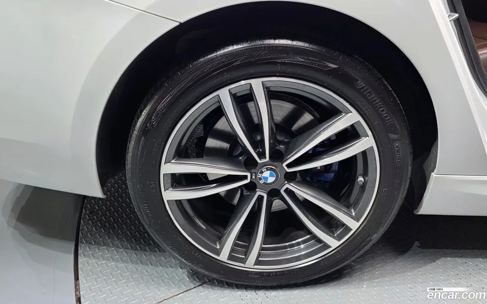 BMW 6 Series GT 620d xDrive M 2022 — миниатюра 2