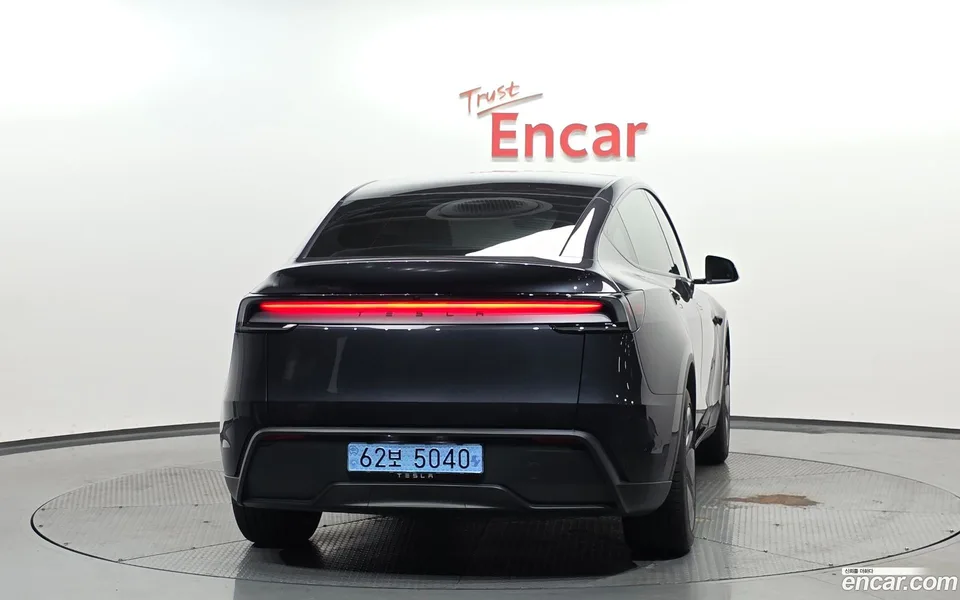 Tesla Model Y RWD 2025 — миниатюра 4