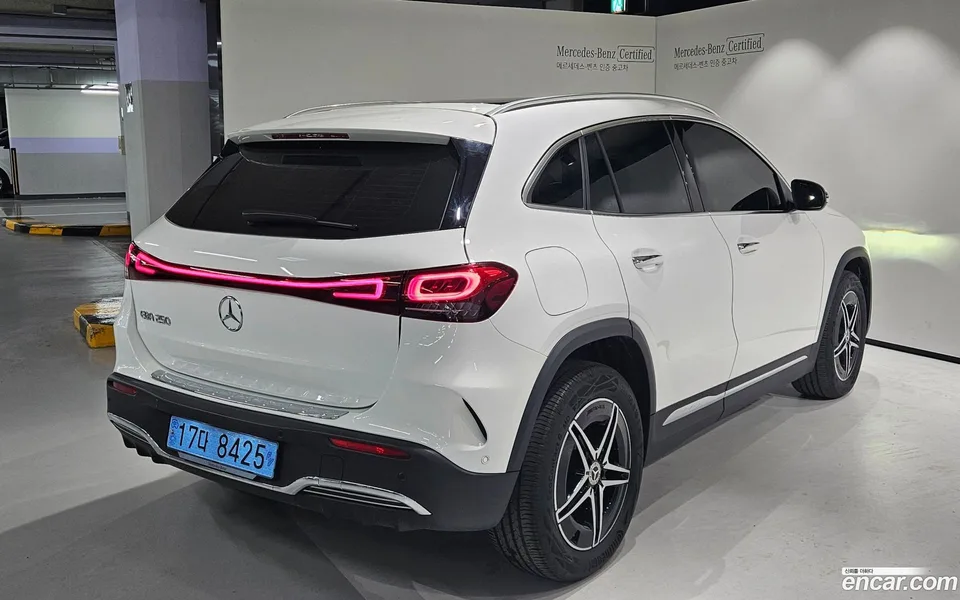 Mercedes-Benz EQA EQA250 AMG 2023 — миниатюра 4