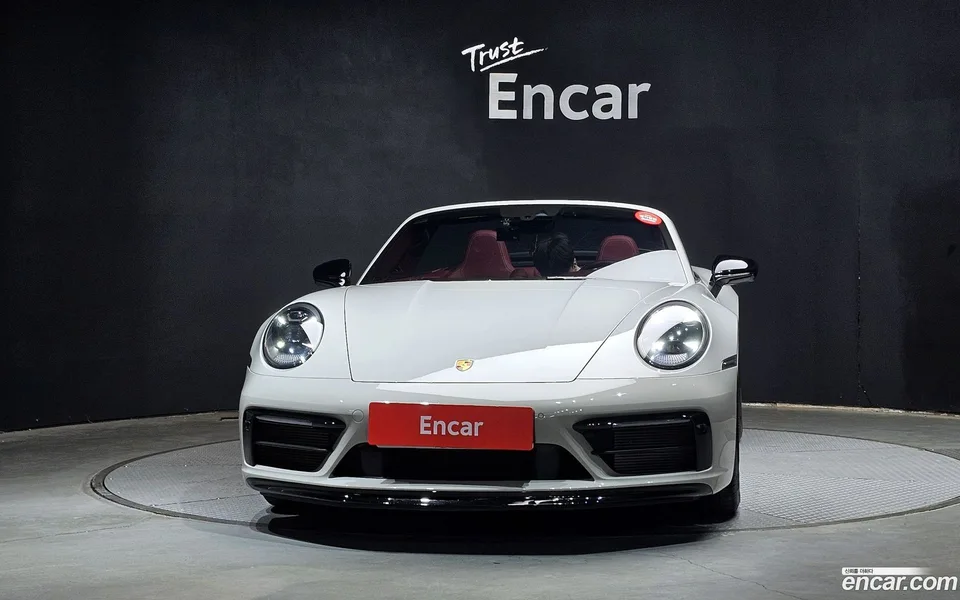 Porsche 911 (992) 4 GTS 2023 — миниатюра 3