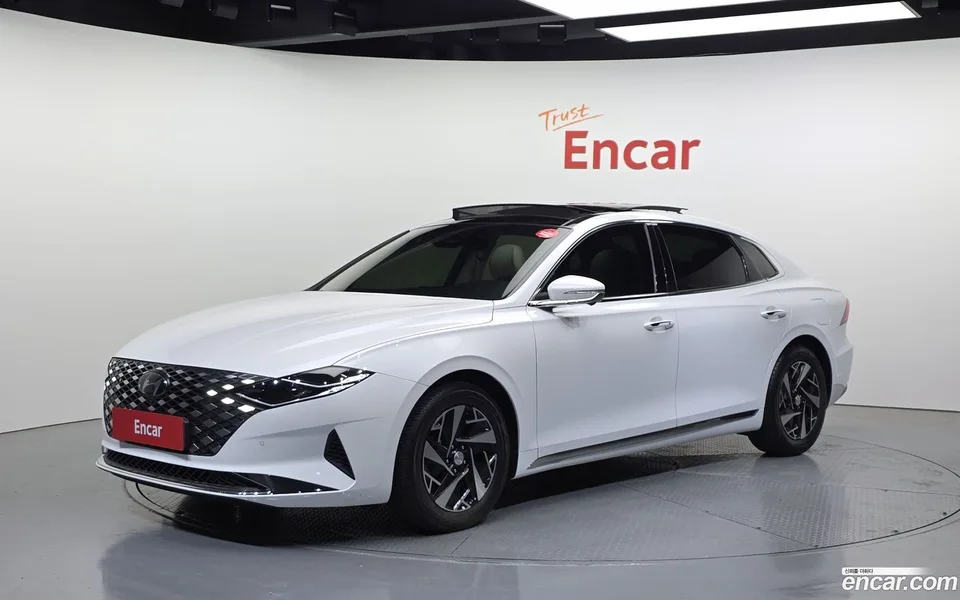 Hyundai Grandeur IG Hybrid 2022 — фото 1, купить с доставкой в Москву