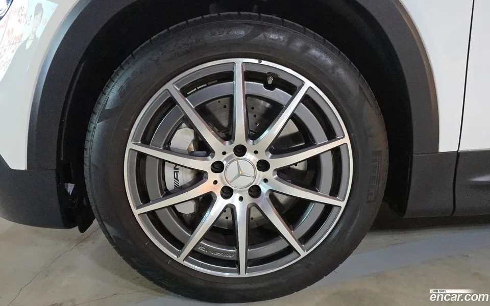 Mercedes-Benz GLB-Class AMG GLB35 4MATIC 2022 — миниатюра 5