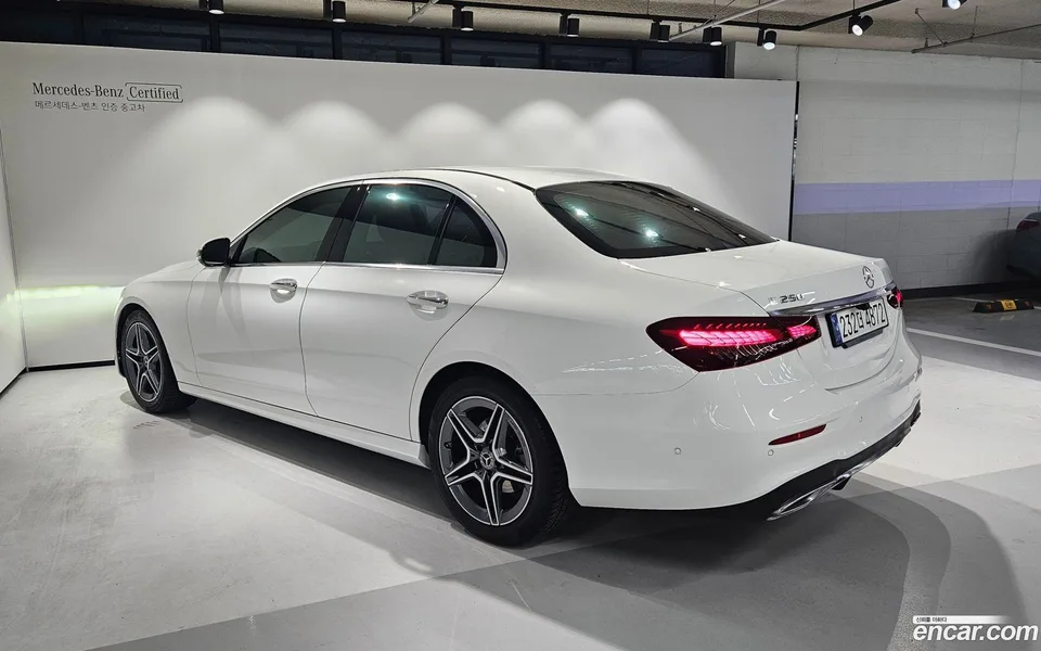 Mercedes-Benz E-Class E250 AMG Line 2023 — миниатюра 3