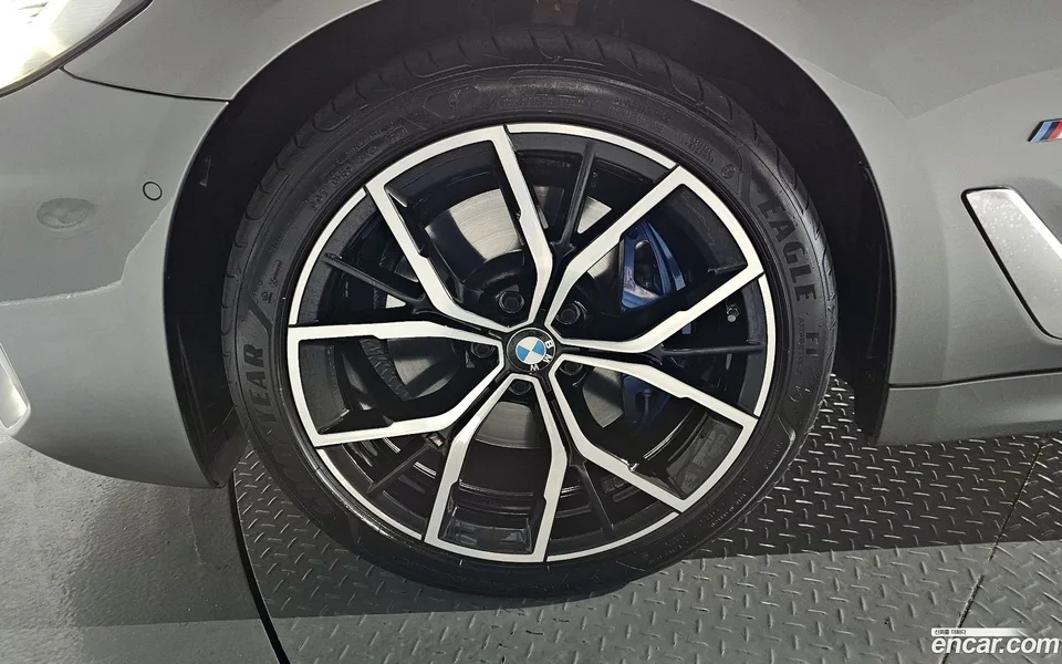 BMW 5 Series 530i xDrive M 2023 — миниатюра 5