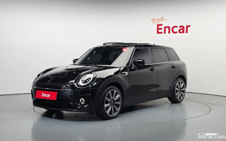 MINI Cooper S Clubman 2022 — фото 1, купить с доставкой в Москву