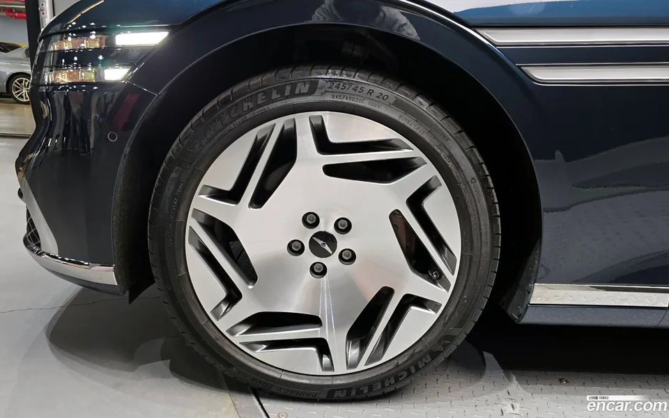 Genesis G90 3.5 e-S/C AWD LWB 2023 — миниатюра 2