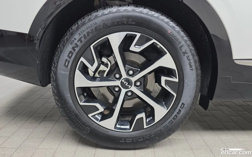 Kia Sportage Hybrid 2WD 2023 — миниатюра 5