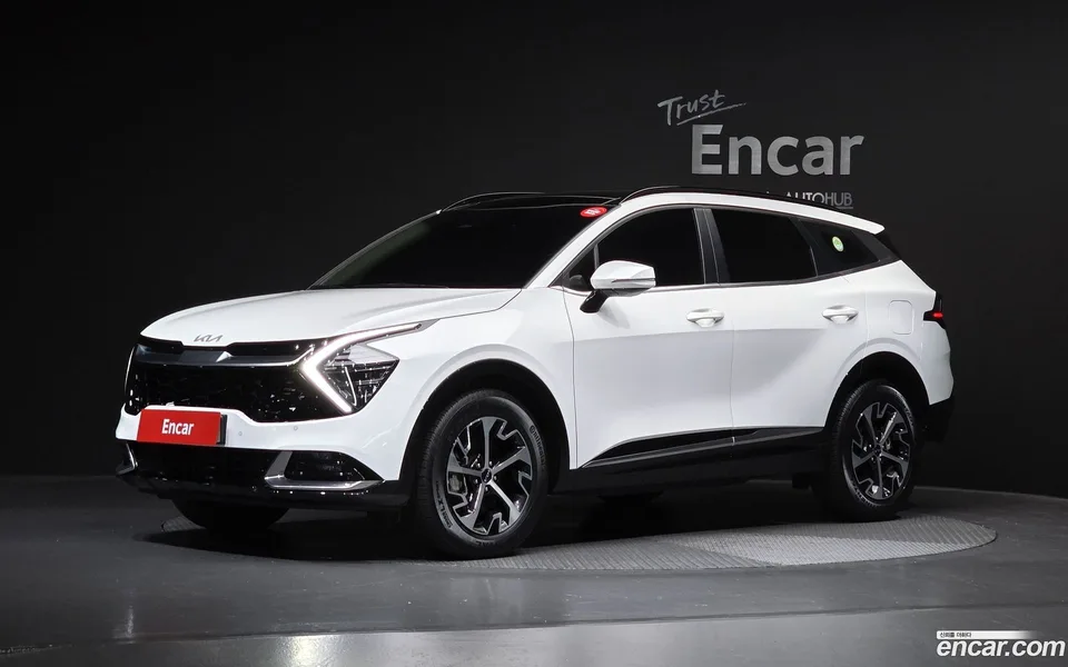 Kia Sportage Hybrid 2WD 2023 — фото 1, купить с доставкой в Москву