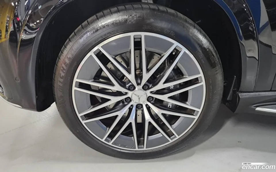 Mercedes-Benz GLE-Class AMG GLE53 4MATIC+ 2024 — миниатюра 5