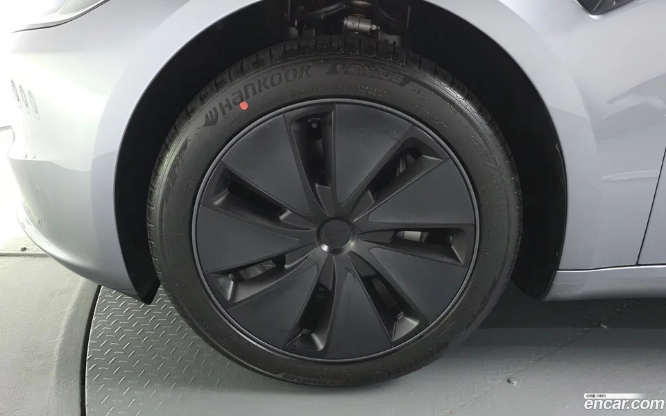Tesla Model 3 RWD 2026 — миниатюра 5