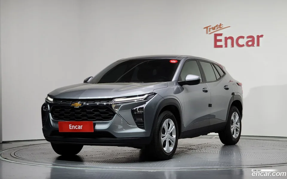 Chevrolet Trax Crossover 1.2 LS 2024 — фото 1, купить с доставкой в Москву