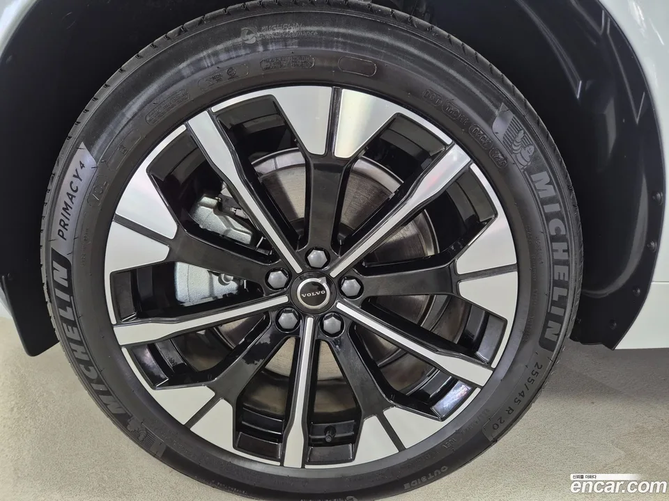 Volvo XC60 T8 2025 — миниатюра 5