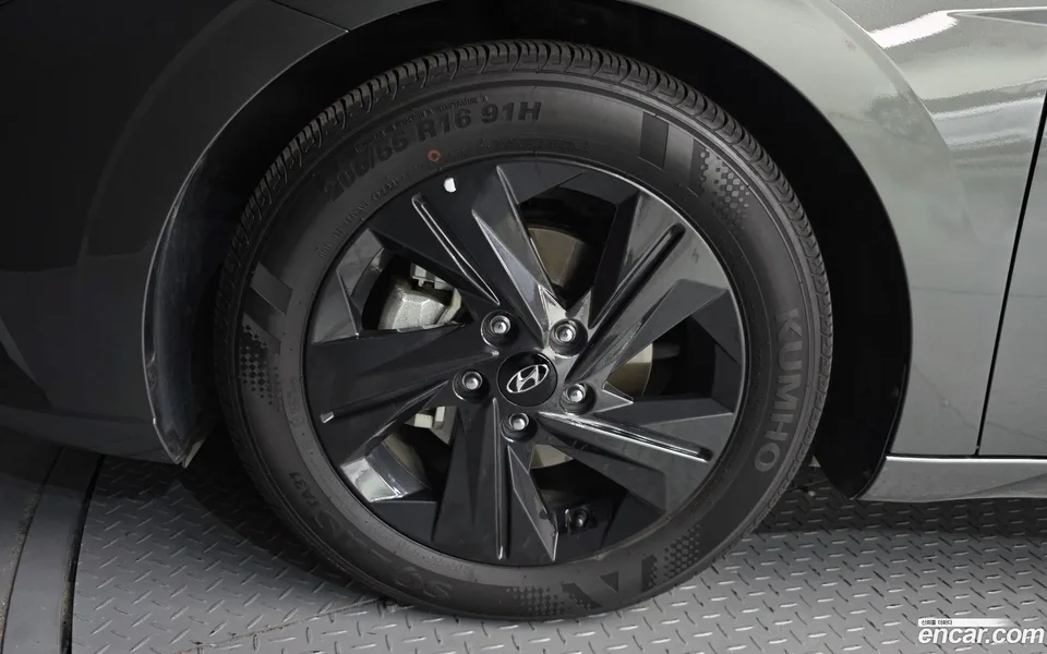 Hyundai Avante Hybrid 2022 — миниатюра 5