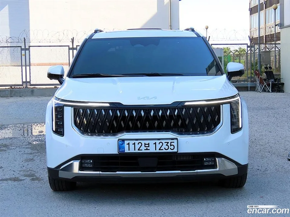 Kia Carnival 9 2025 — фото 1, купить с доставкой в Москву