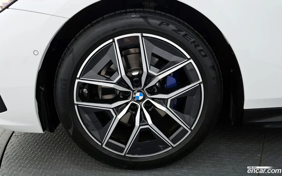 BMW 5 Series 520i M 2025 — миниатюра 5
