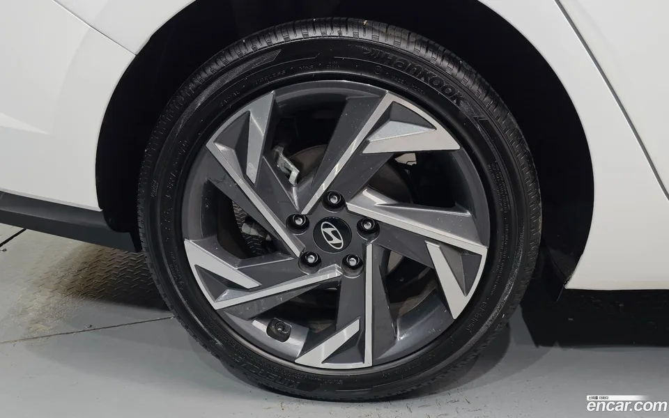 Hyundai Avante CN7 1.6 2023 — миниатюра 2