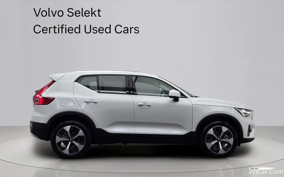 Volvo XC40 B4 2025 — миниатюра 3