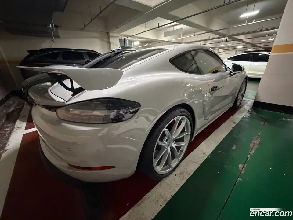 Porsche 718 Cayman 4.0 GT4 2023 — миниатюра 4