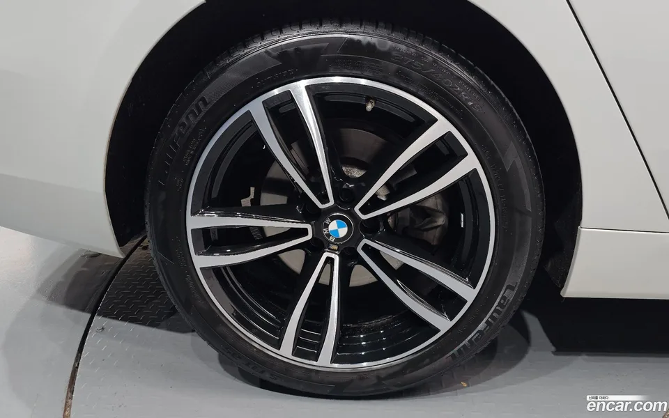 BMW 6 Series GT 630i xDrive 2023 — миниатюра 2