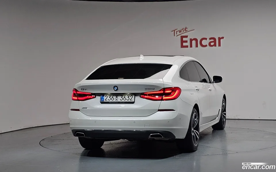 BMW 6 Series GT 630i xDrive 2023 — миниатюра 4
