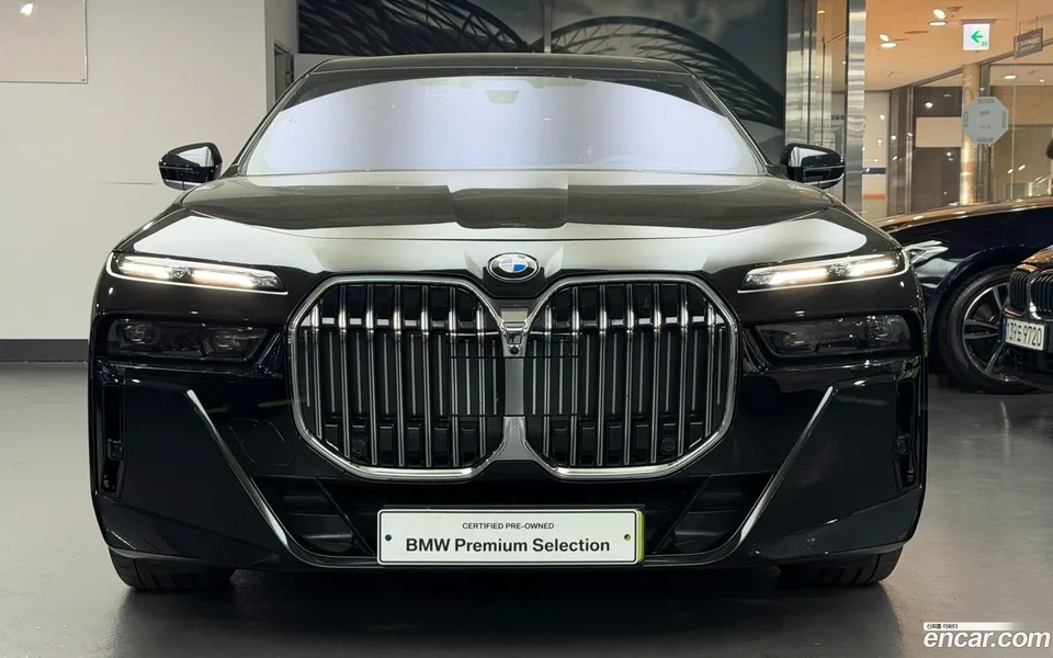 BMW 7 Series 740i xDrive M 2025 — миниатюра 3