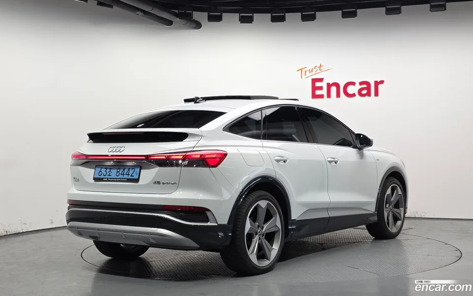 Audi Q4 e-tron 45 2025 — фото 1, купить с доставкой в Москву