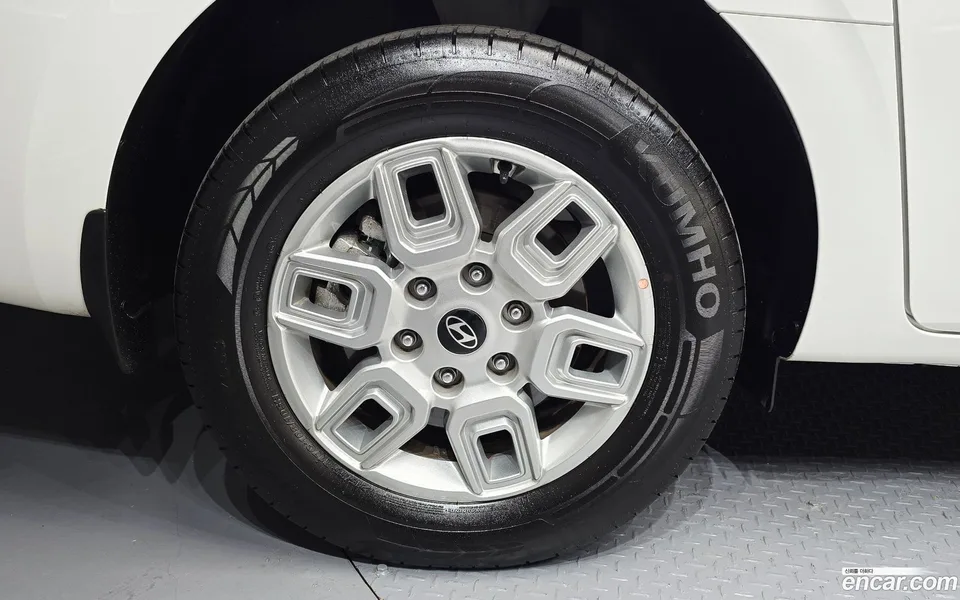 Hyundai Staria 5 2024 — миниатюра 2