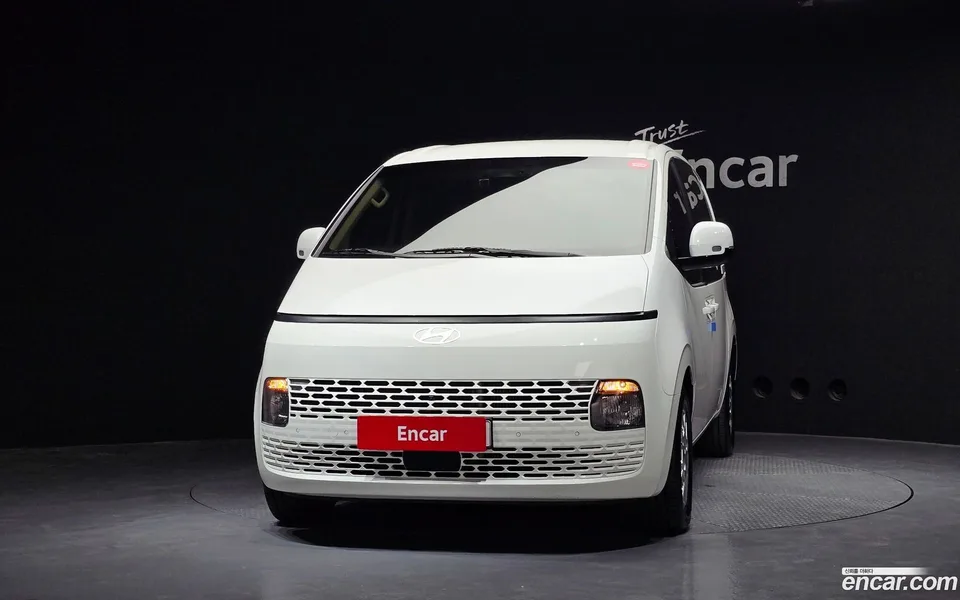 Hyundai Staria 5 2024 — миниатюра 3