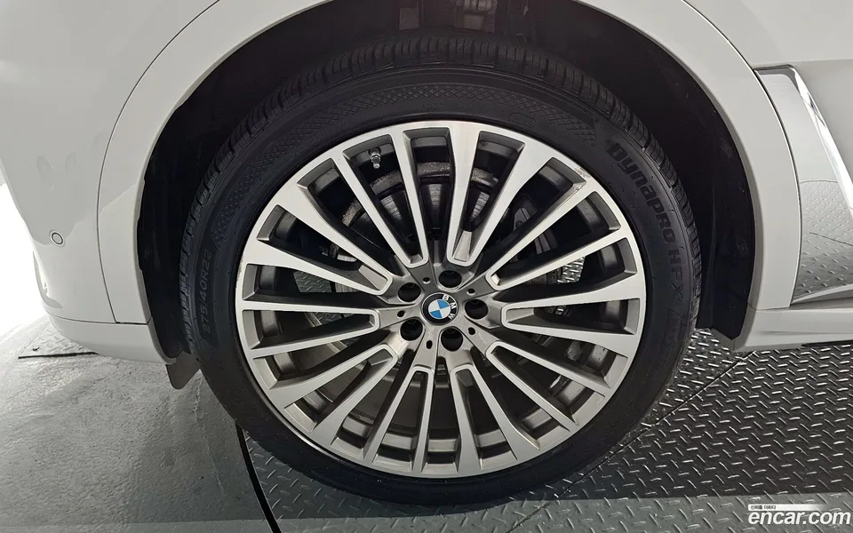BMW X7 xDrive 40i 7 2022 — миниатюра 2