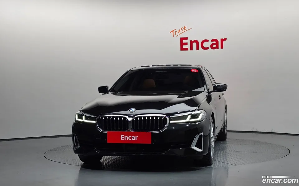 BMW 5 Series 520i 2022 — миниатюра 3