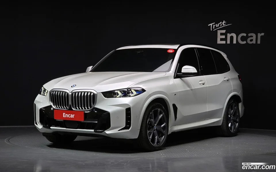 BMW X5 xDrive 40i M 2024 — фото 1, купить с доставкой в Москву