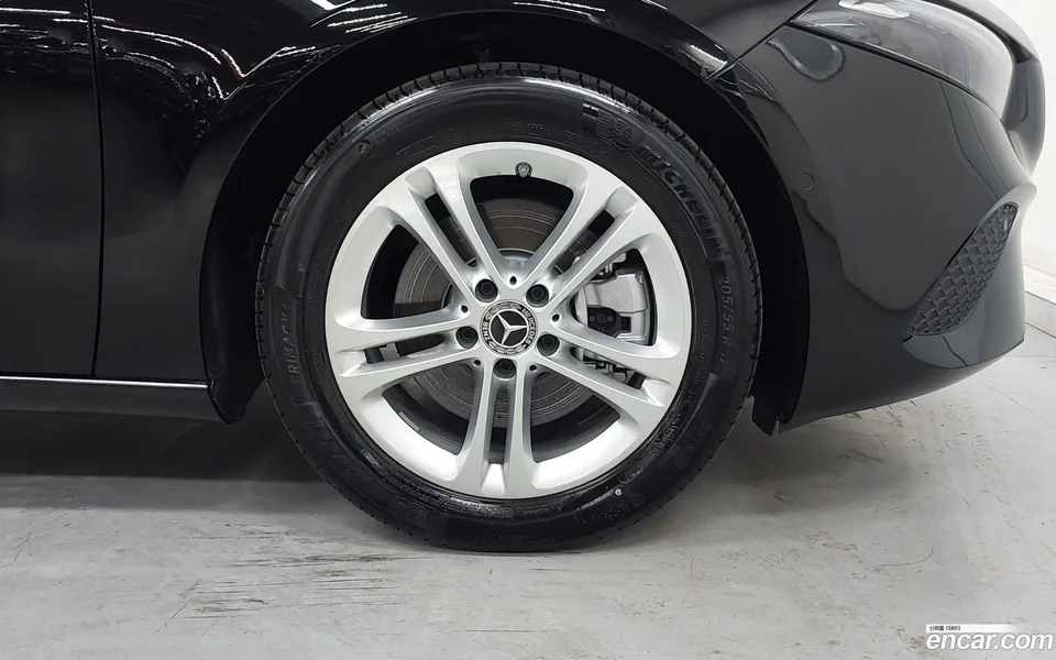 Mercedes-Benz A-Class A220 2025 — миниатюра 5