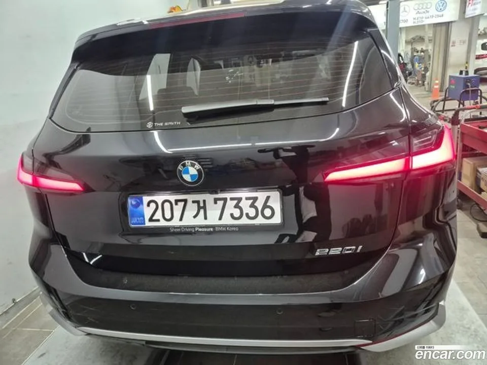 BMW 2 Series Active Tourer 220i 2025 — миниатюра 2