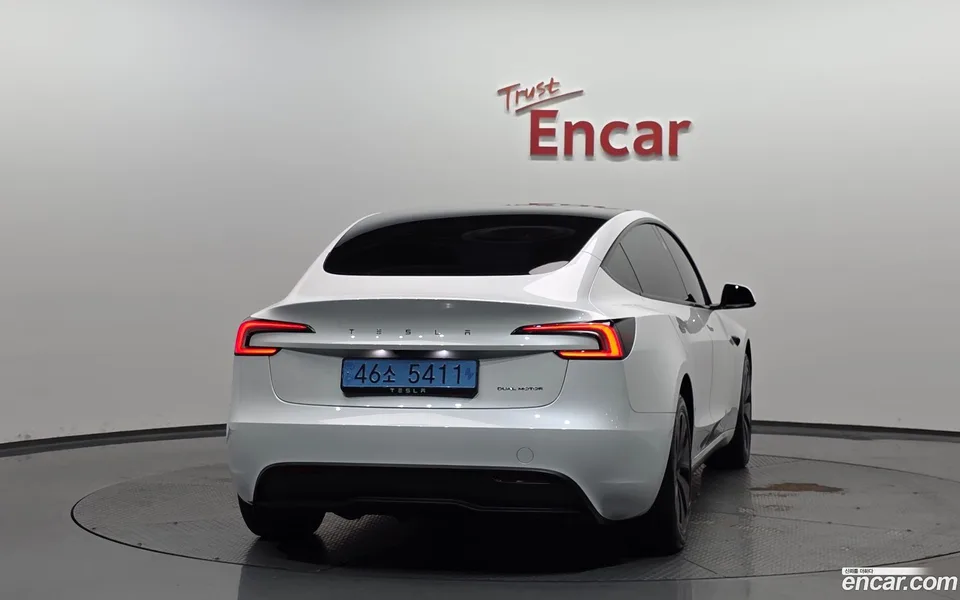 Tesla Model 3 AWD 2024 — миниатюра 4