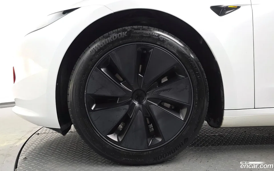 Tesla Model 3 AWD 2024 — миниатюра 5