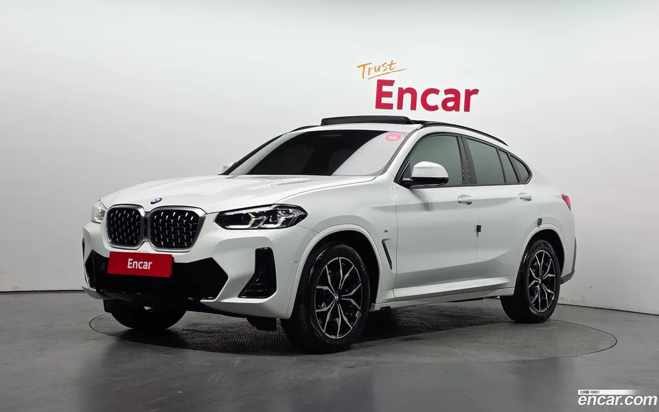 BMW X4 xDrive20i M 2023 — фото 1, купить с доставкой в Москву