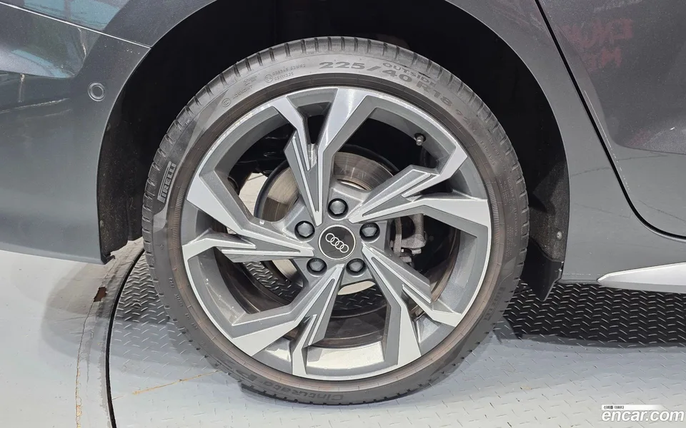 Audi A3 (8Y) 40 TFSI 2023 — миниатюра 2