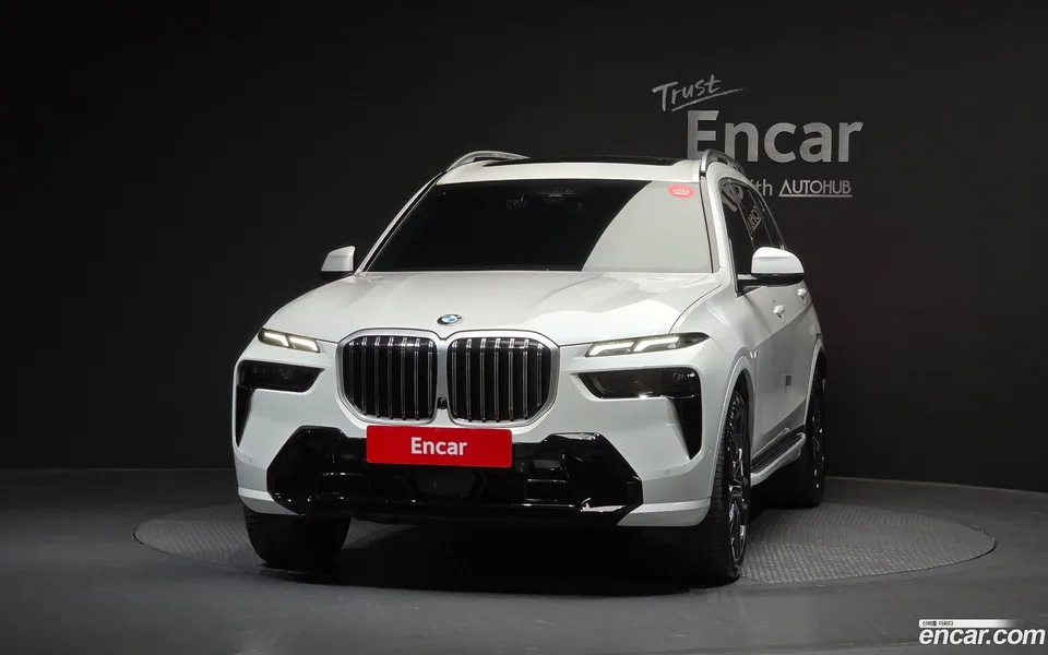 BMW X7 xDrive 40i M 6 2023 — миниатюра 3